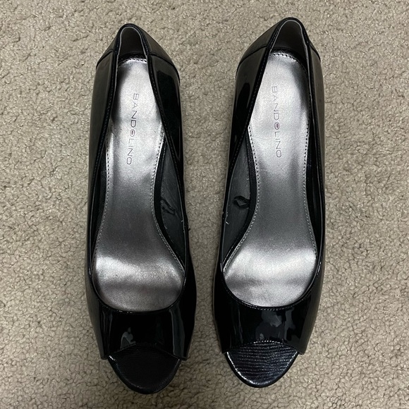 Bandolino Raina’s Women’s Peep Toe Platform Pump - Picture 4 of 5